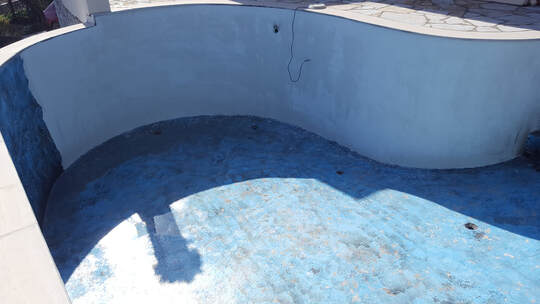 Replacing crack on pool wall